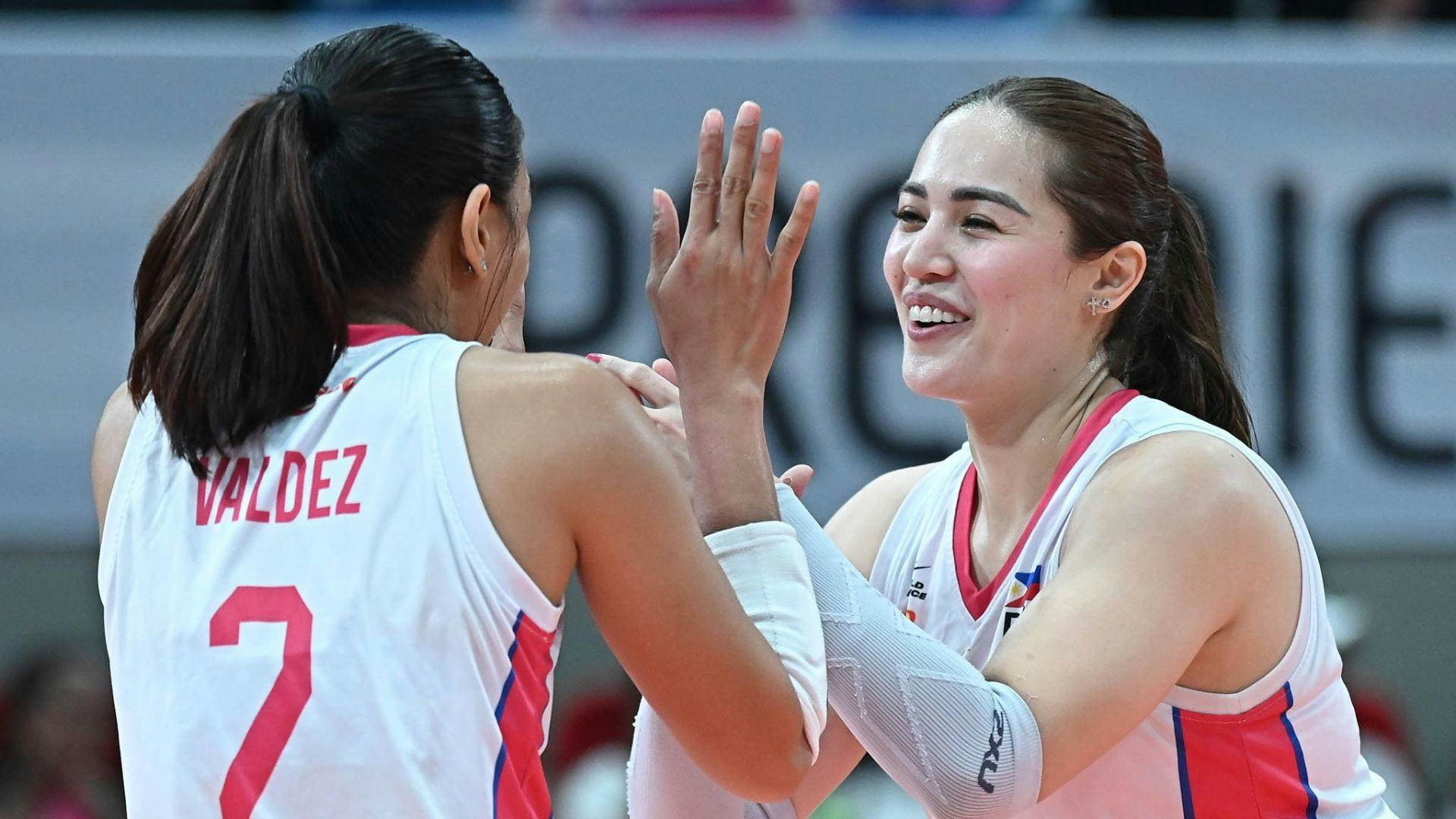 Michele Gumabao, Creamline aim to topple unbeaten PLDT in PVL on Tour semis